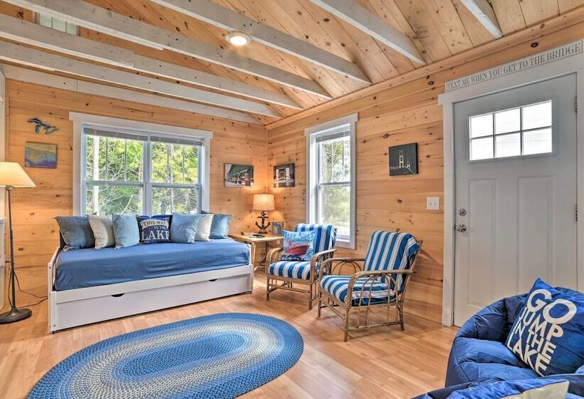 Cozy Cedarville Cottage Walk To Lake Huron!