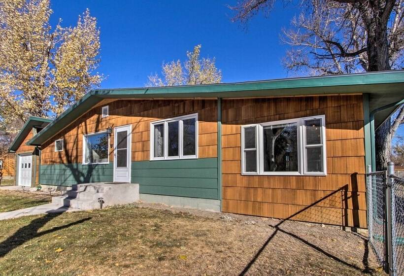 Cozy Choteau Home W/ Fire Pit, Grill, Yard!