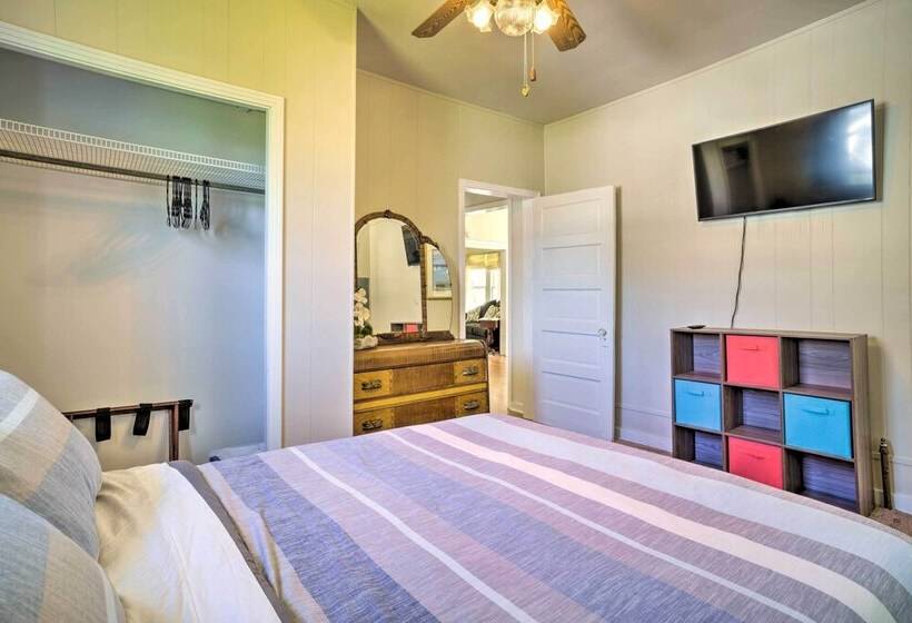 Cozy Corinth Escape ~ Half Mi To Shop & Dine!