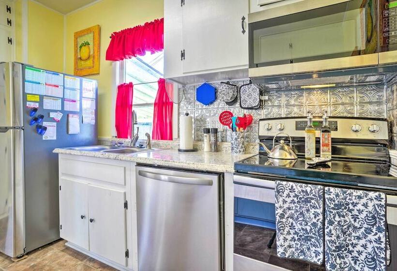 Cozy Corinth Escape ~ Half Mi To Shop & Dine!