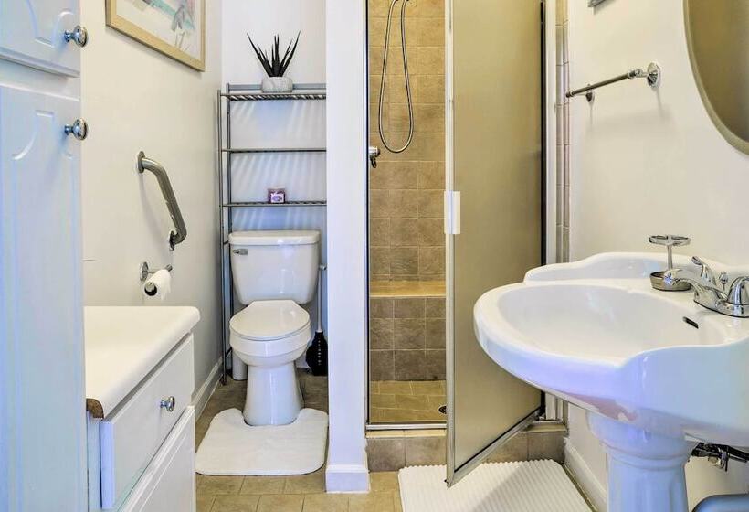 Cozy Corinth Escape ~ Half Mi To Shop & Dine!