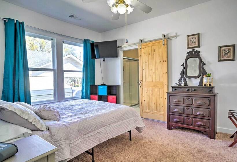 Cozy Corinth Escape ~ Half Mi To Shop & Dine!