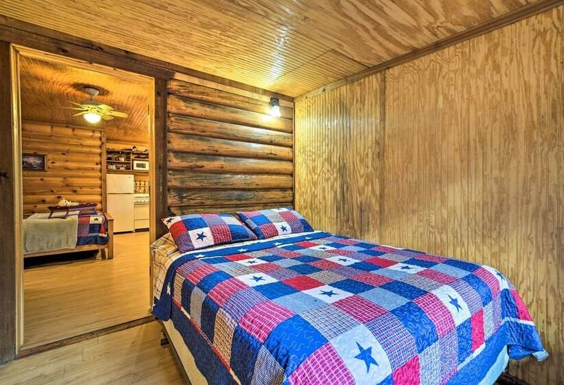 Cozy Davis Cabin W/ Deck   Nestled By Honey Creek!