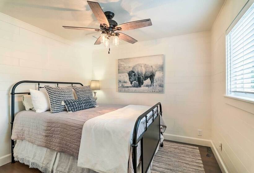 Cozy Farmhouse Style Cottage By Mighty 5 Ntl Parks