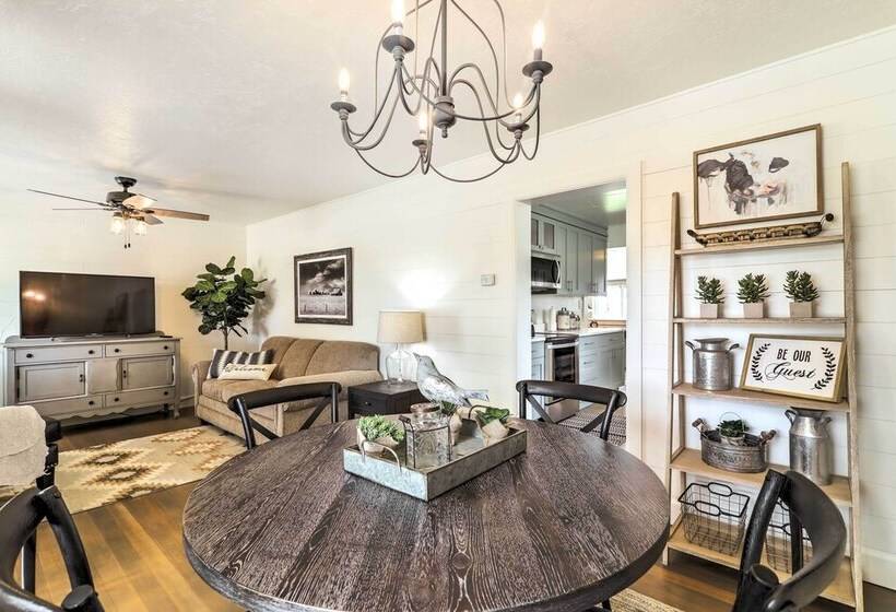 Cozy Farmhouse Style Cottage By Mighty 5 Ntl Parks