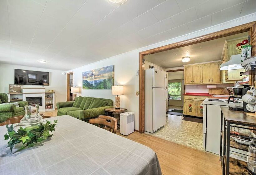 Cozy Franklin Cottage W/ Waterfront Views!