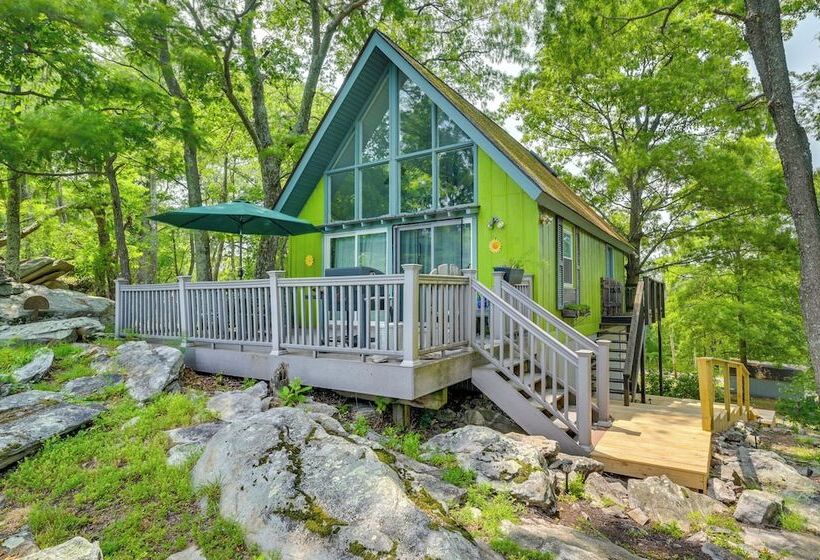 Great Cacapon Cabin W/ Mountain Views