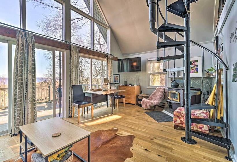 Great Cacapon Cabin W/ Mountain Views