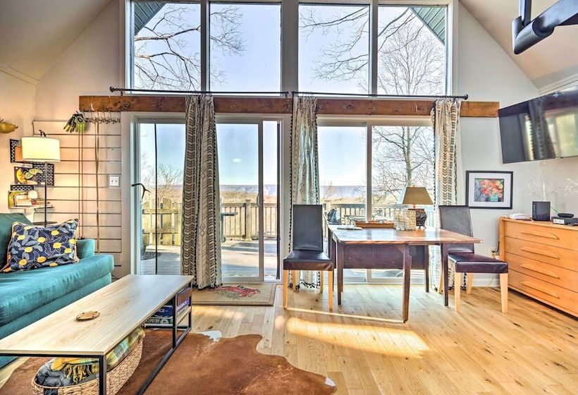 Great Cacapon Cabin W/ Mountain Views
