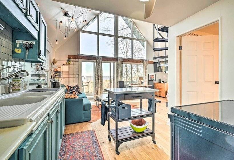 Great Cacapon Cabin W/ Mountain Views