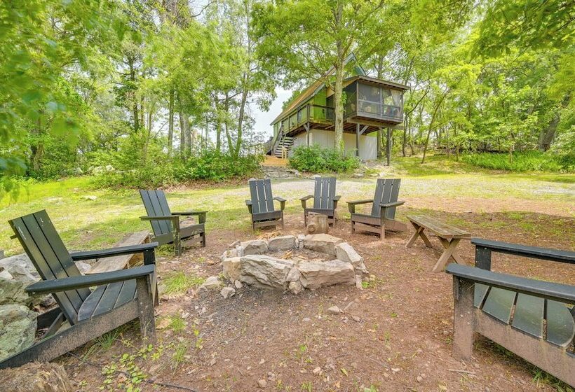 Great Cacapon Cabin W/ Mountain Views
