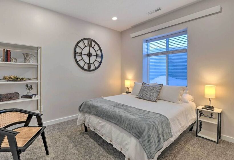 Cozy Home: Mtn Views, A/c, In Heart Of Star Valley