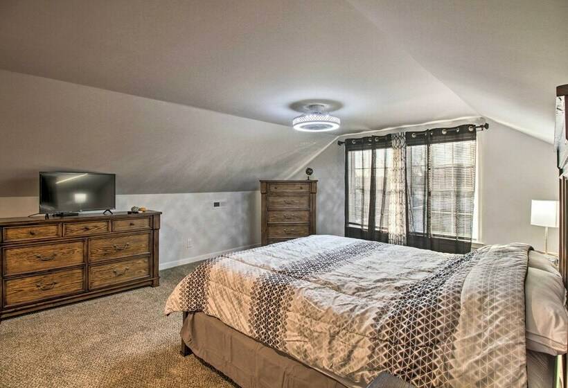 Cozy Home W/ Grill: 1 Block To Longwood Univ!