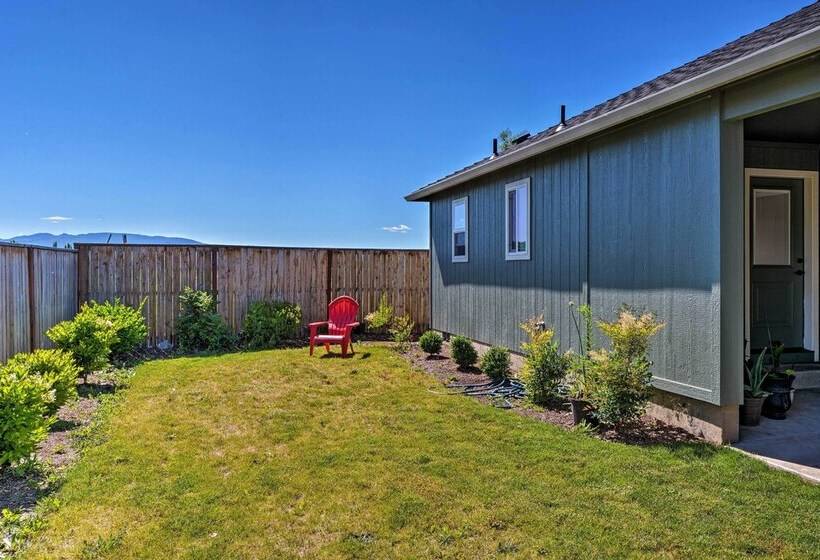 Cozy Home W/ Yard ~ 3 Mi To Downtown Medford!