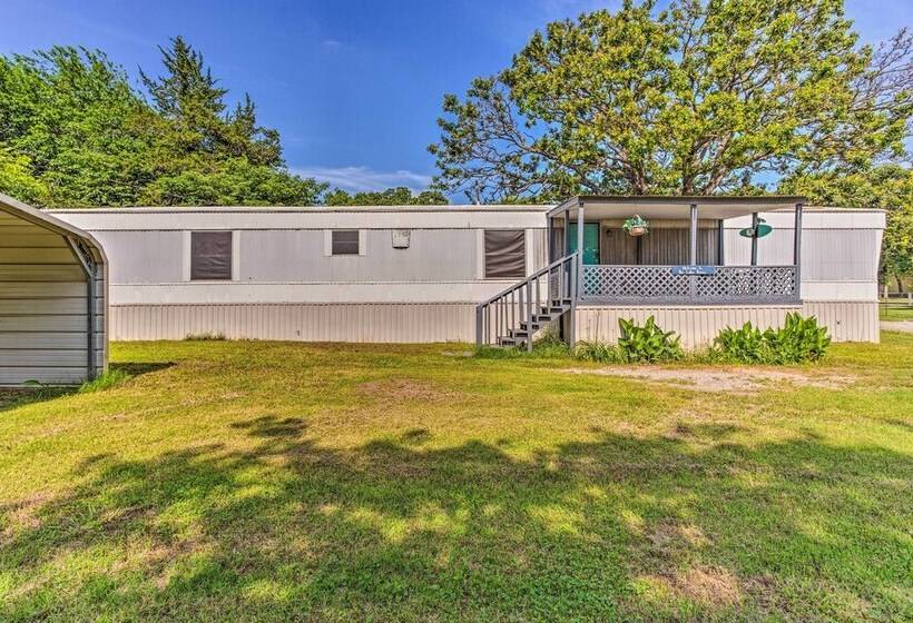 Cozy Mead Home W/ Grill & Patio: Nearby Lake!