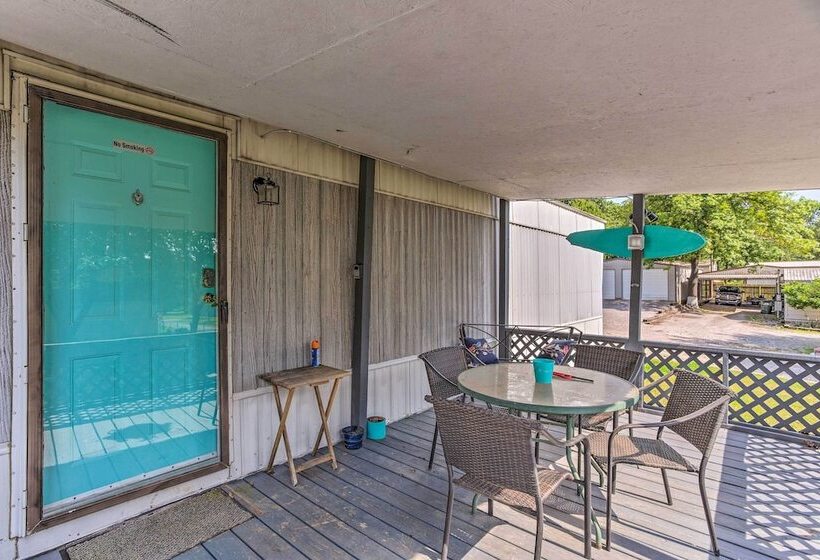 Cozy Mead Home W/ Grill & Patio: Nearby Lake!