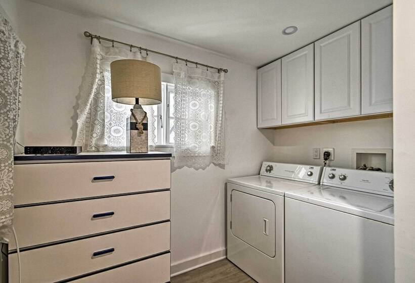 Cozy Ocean Grove Beach Retreat: Walk To The Coast!