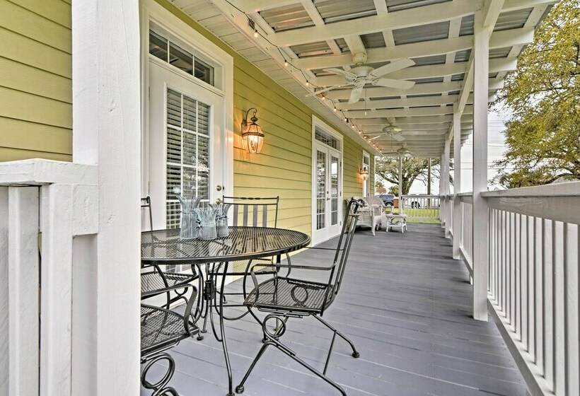 Cozy Pass Christian House   Steps From Beach