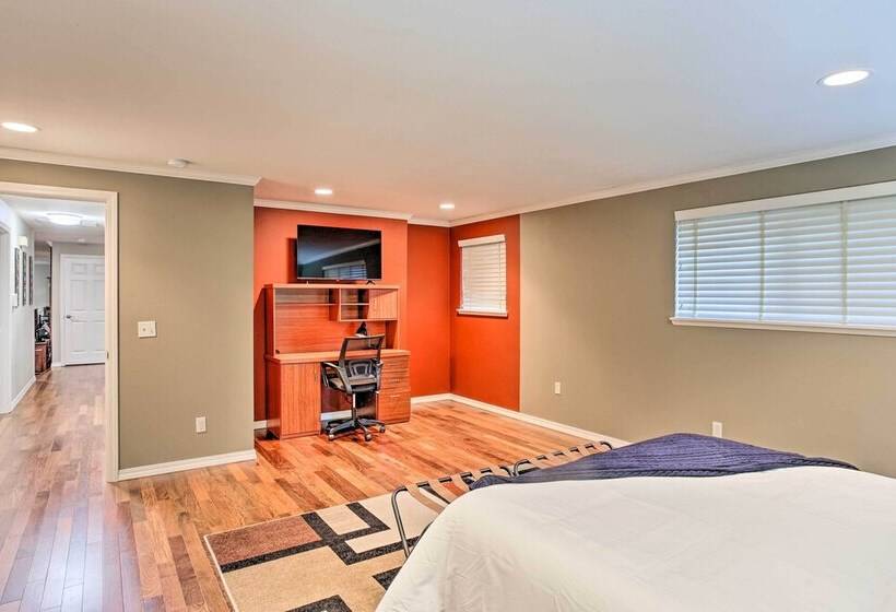 Cozy Washington Escape Near Hiking & Golfing!