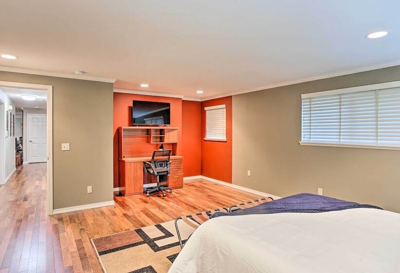 Cozy Washington Escape Near Hiking & Golfing!