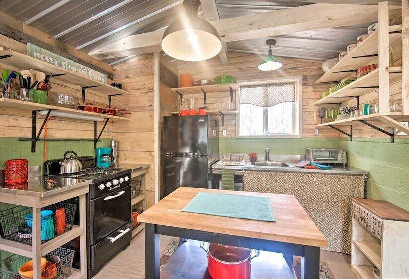 Creekside Stoney Cabin W/ 180 Ft Of River Frontage