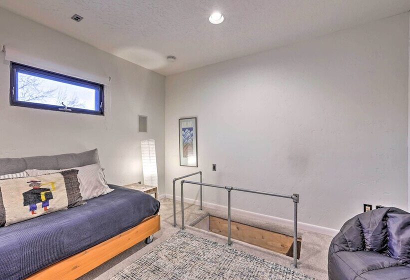 Custom Home < 2 Mi To Downtown Boise