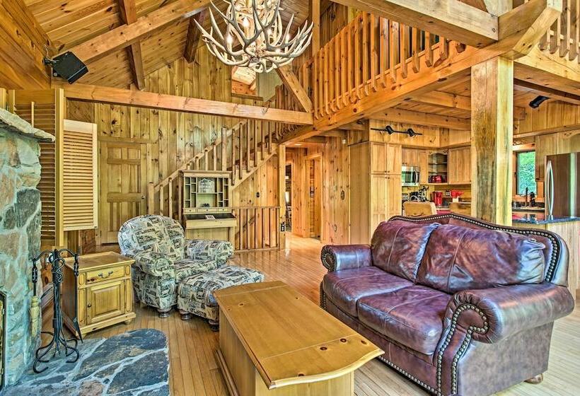 Fire Pit & Hot Tub: Poconos Family Cabin!