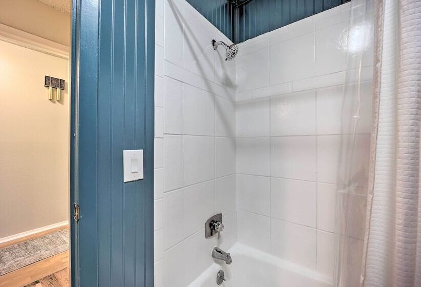 Dog Friendly Bella Vista Home W/ Grill + Deck