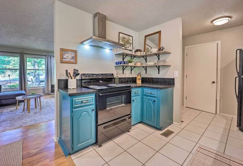 Dog Friendly Bella Vista Home W/ Grill + Deck