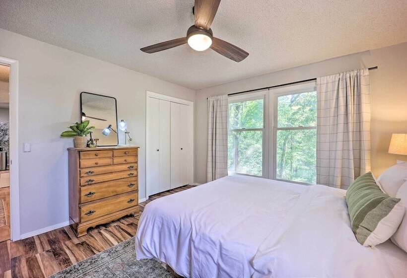 Dog Friendly Bella Vista Home W/ Grill + Deck