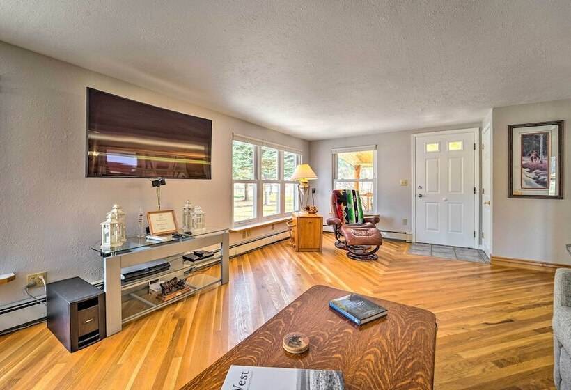 Dolores Ranch Cabin W/ Hot Tub & 1 Acre Yard!