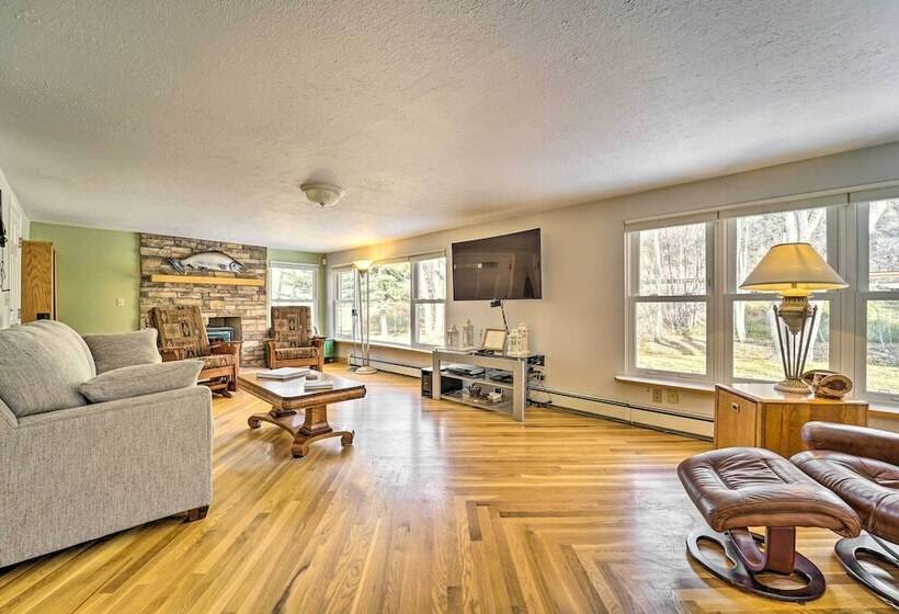 Dolores Ranch Cabin W/ Hot Tub & 1 Acre Yard!