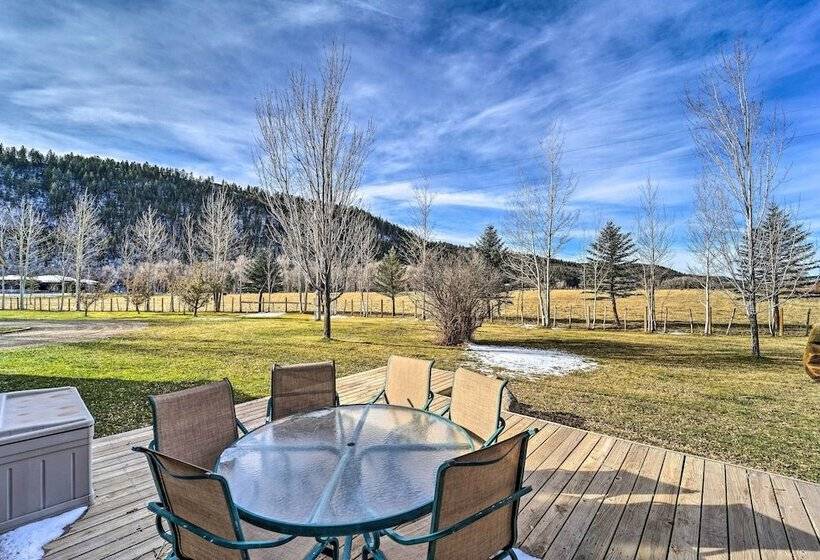 Dolores Ranch Cabin W/ Hot Tub & 1 Acre Yard!