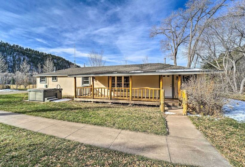 Dolores Ranch Cabin W/ Hot Tub & 1 Acre Yard!