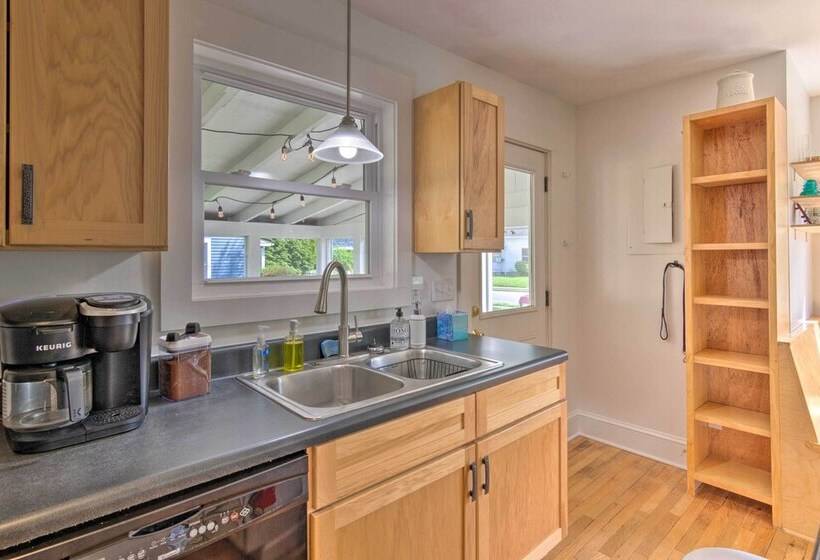 Downtown Brevard Home: Walk To Bars & Breweries!