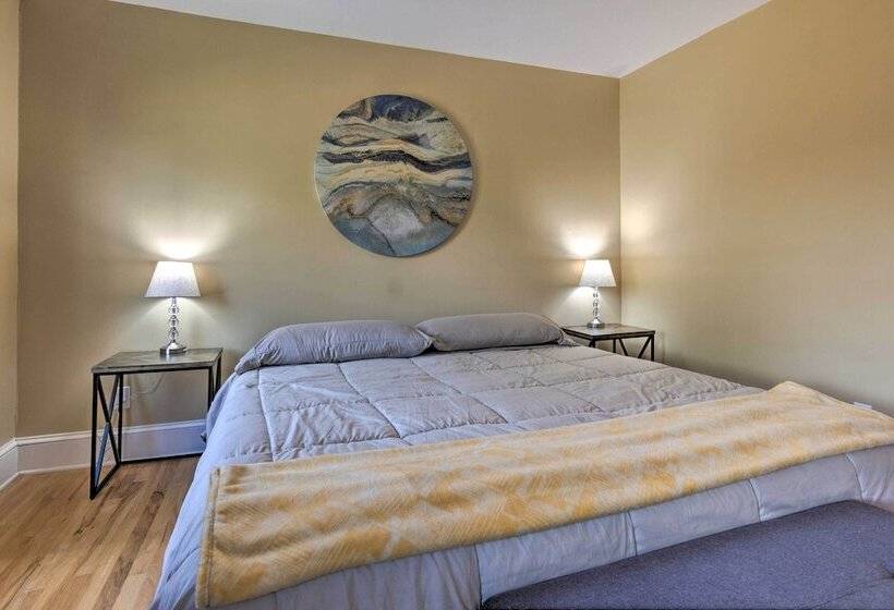 Downtown Brevard Home: Walk To Bars & Breweries!