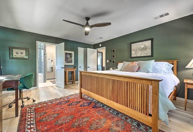 Dripping Springs Cabin W/ Pool, Hill Country Views