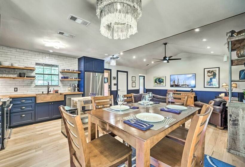 Dripping Springs Cabin W/ Pool, Hill Country Views