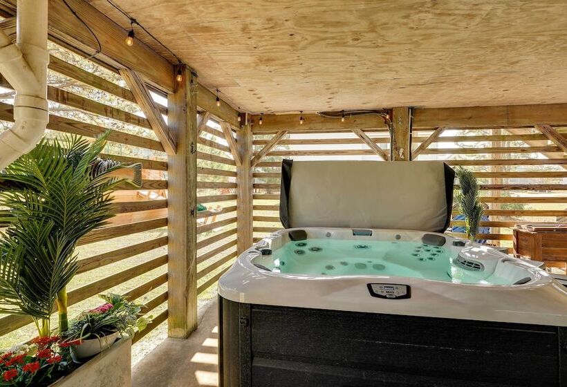 Dunn Dreamin : Hot Tub, Pirate Fort, & Fire Pit!