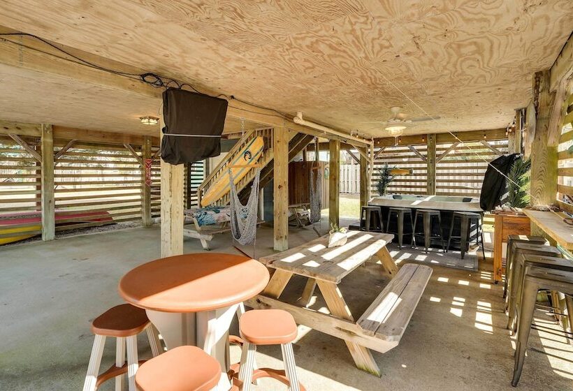 Dunn Dreamin : Hot Tub, Pirate Fort, & Fire Pit!