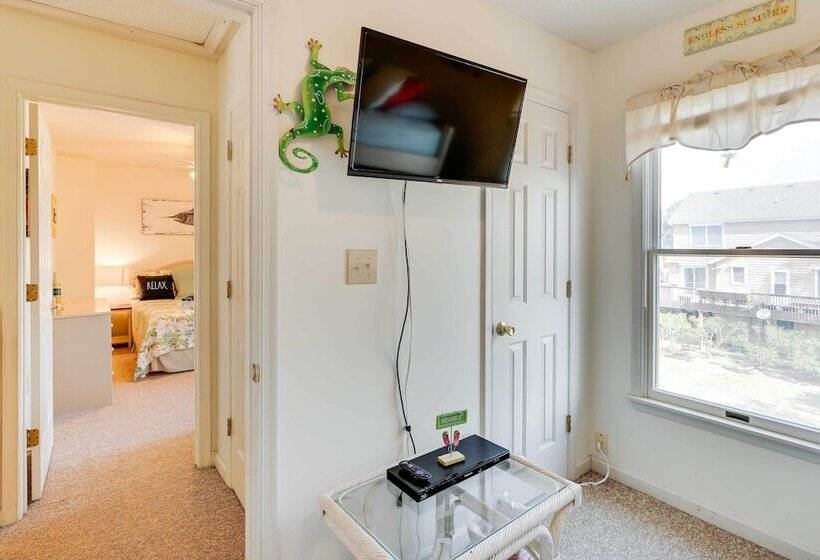 Dunn Dreamin : Hot Tub, Pirate Fort, & Fire Pit!