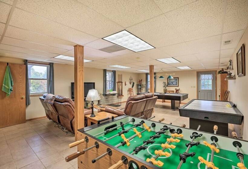 Eagles View  W/ Game Room   Walk To River!