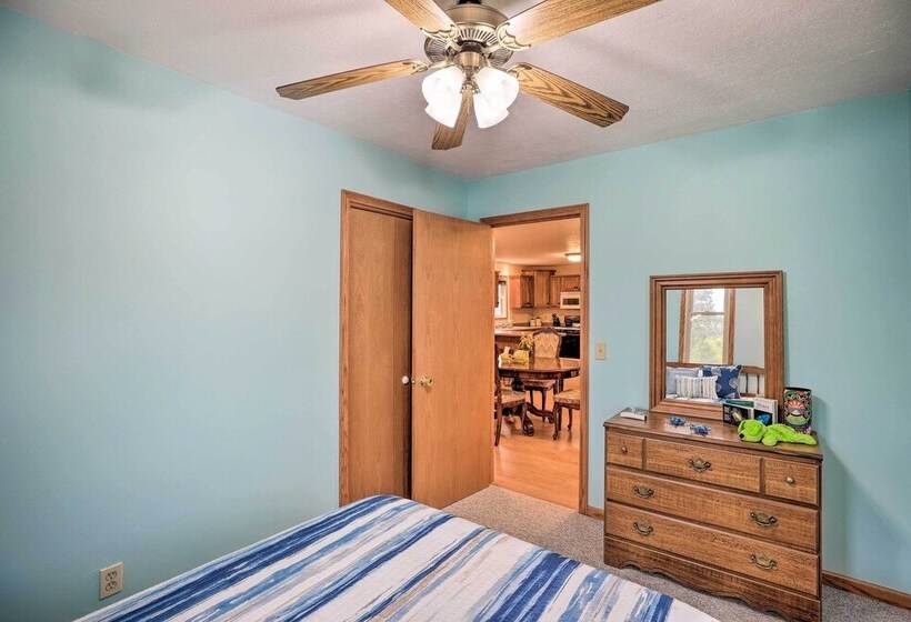 Eagles View  W/ Game Room   Walk To River!