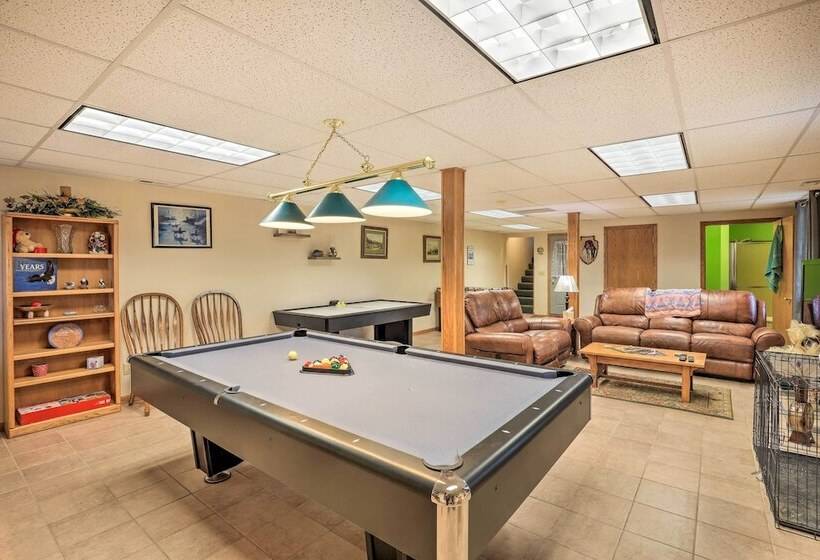 Eagles View  W/ Game Room   Walk To River!