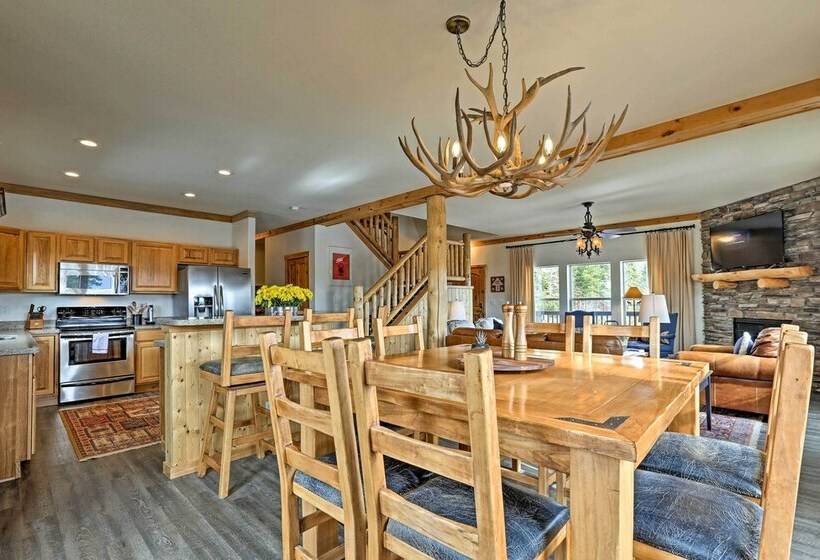 Mtn View Retreat W/ Hot Tub In Granby!