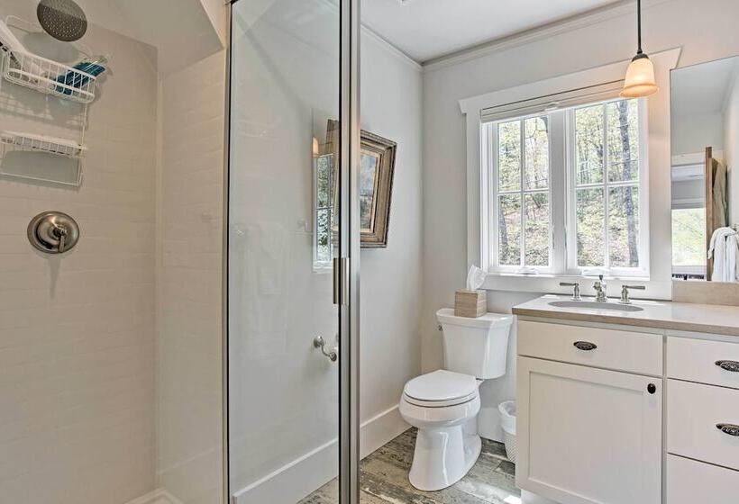 Enchanting Tryon Home W/ Hot Tub ~ 14 Mi To Tiec!
