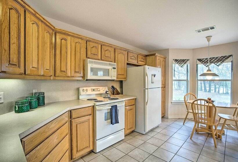 Family Alba Home W/ Boat Dock On Lake Fork!