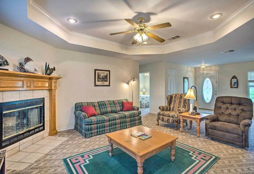 Family Alba Home W/ Boat Dock On Lake Fork!