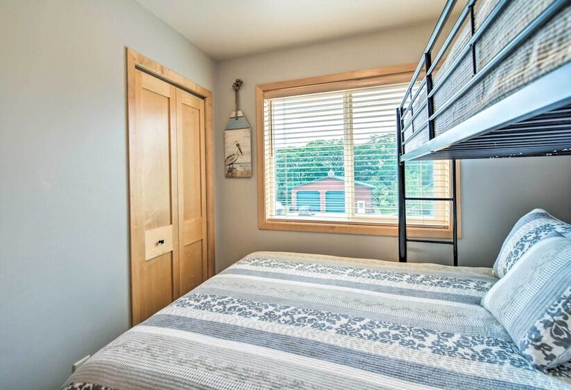 Family Friendly Home On Pelican Lake W/ Fire Pit