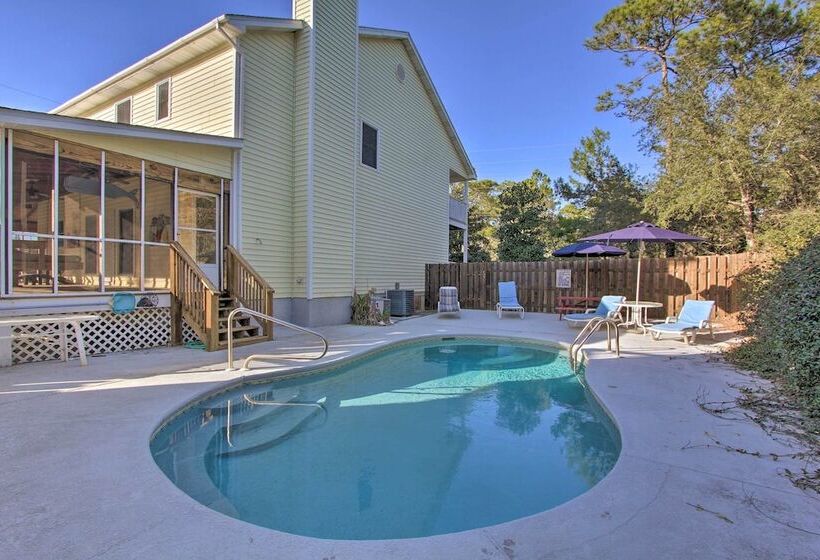 Family Friendly Home W/ Pool, Easy Walk To Beach!